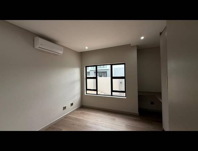 6 BEDROOM HOUSE FOR SALE IN MIDSTREAM HEIGHTS
